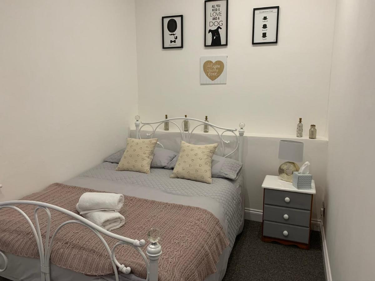 Cosy Rooms In 톤턴 외부 사진